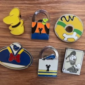 Disney pins